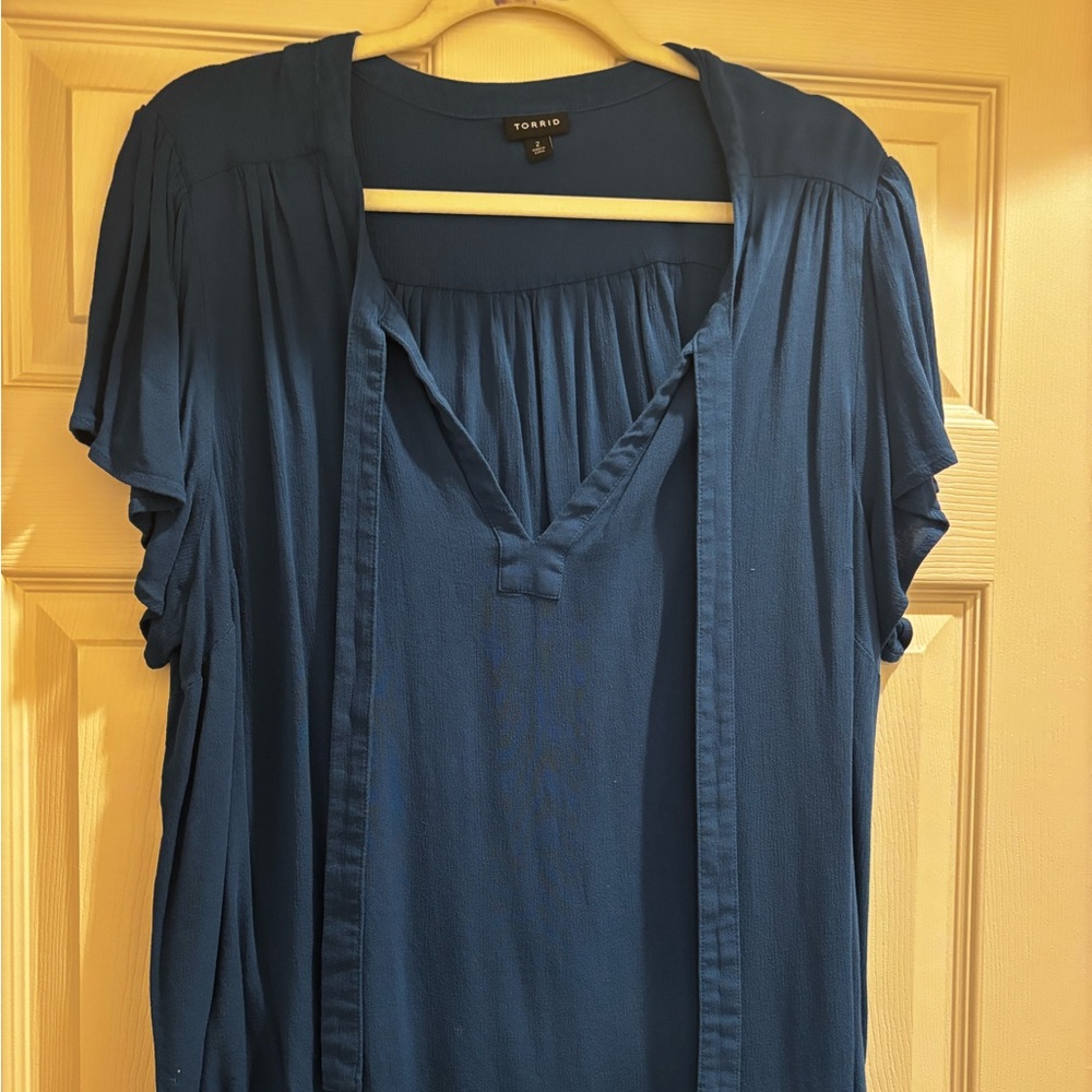 Torrid size 2 women’s teal top